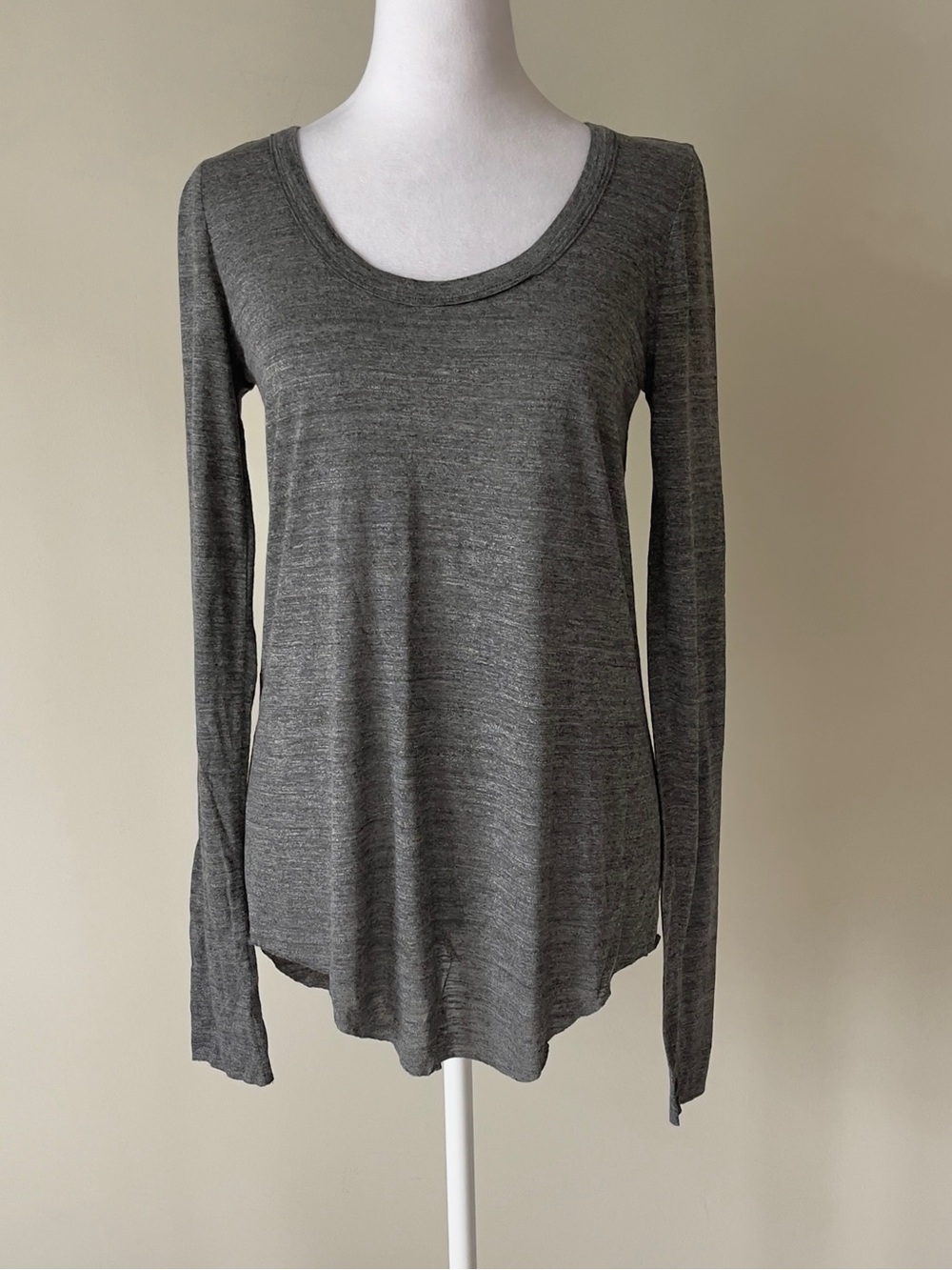 A.L.C. Heather Gray Scoop Neck Long Sleeve Lightweight Relaxed Fit Top EUC XS